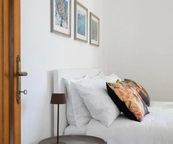 Casa Cairoli *