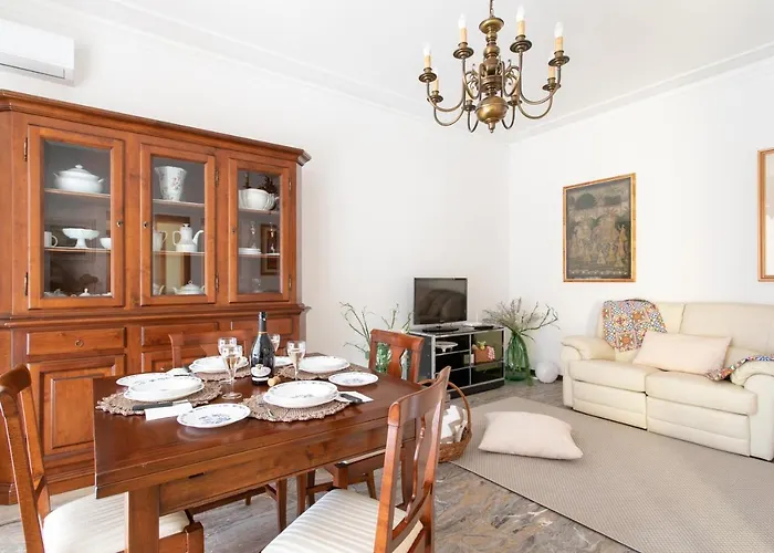 Casa Cairoli * ميرا