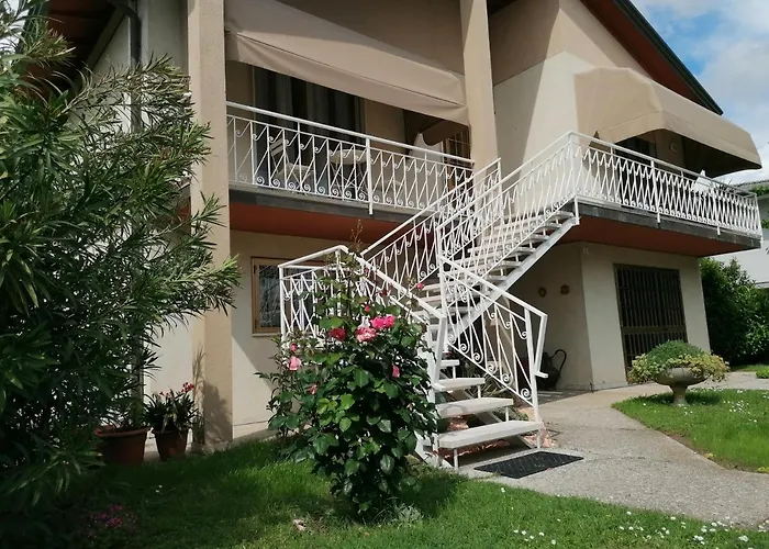 Casa Cairoli بيت للعطل